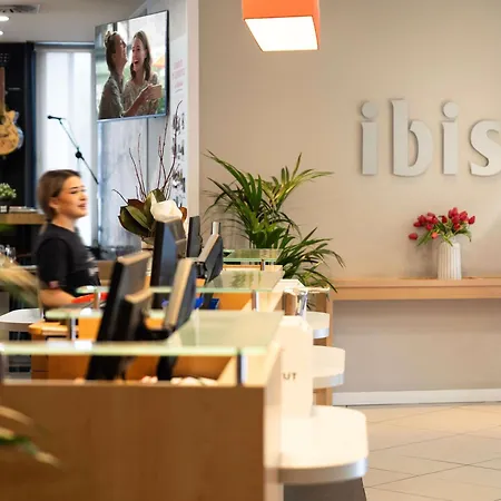 Ibis Barcelona Meridiana-2