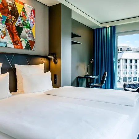 Motel One Frankfurt-Roemer-3