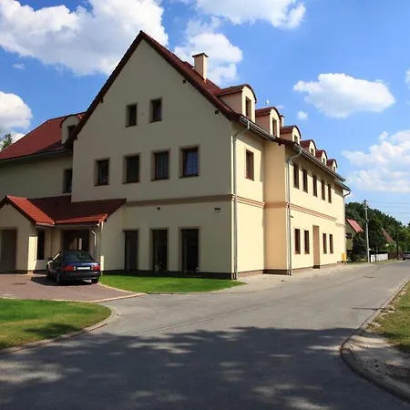 Hotel Modrzewiowy Dwór-2