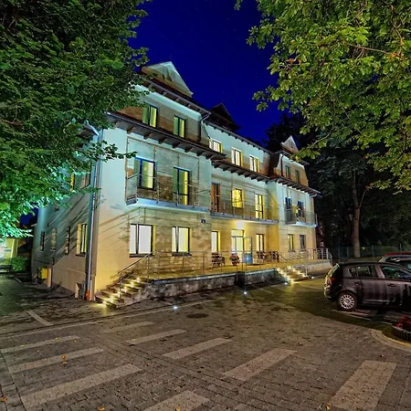 Parkowy Dworek-3