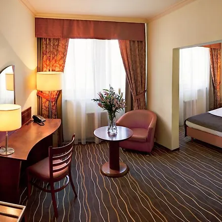 Family Hotel Bila Labut-2