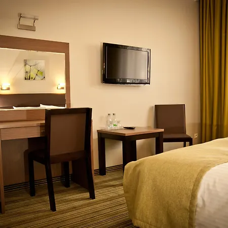 Hotel Pod Dębem-2
