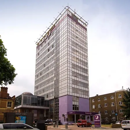 Premier Inn London Hammersmith-2
