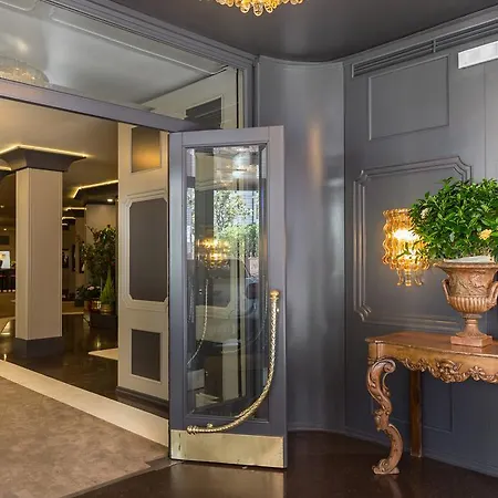 Hotel Beverly Hills-3