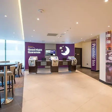 Premier Inn London City - Aldgate-3