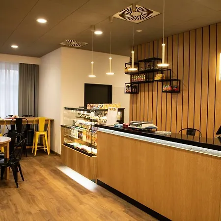 Pokoje gościnne Hut Pus-2