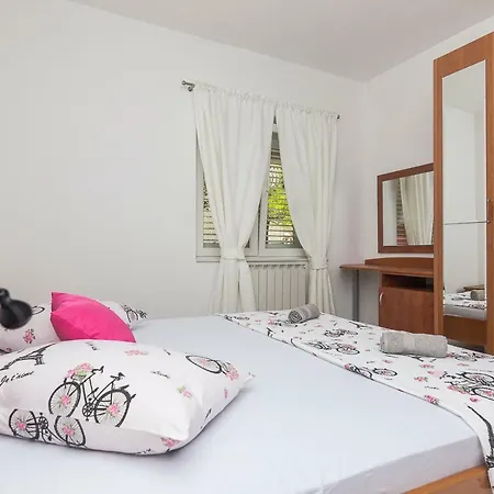 Apartments A&B-3
