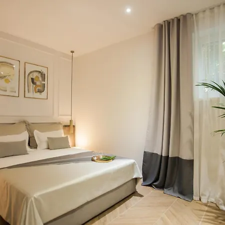Club 5 Boutique Rooms-2