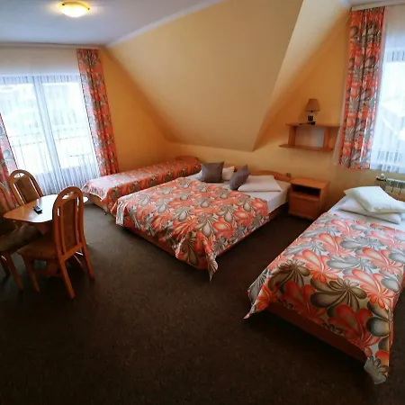 U Hani w pobliżu Gorący Potok i Termy-2
