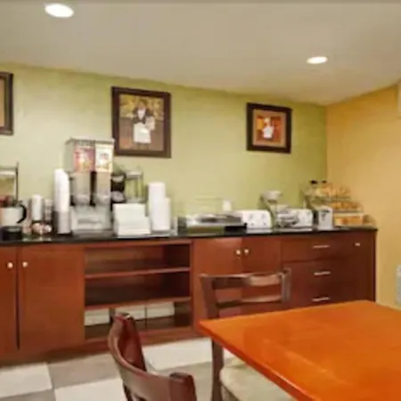 Days Inn By Wyndham Long Island City-3