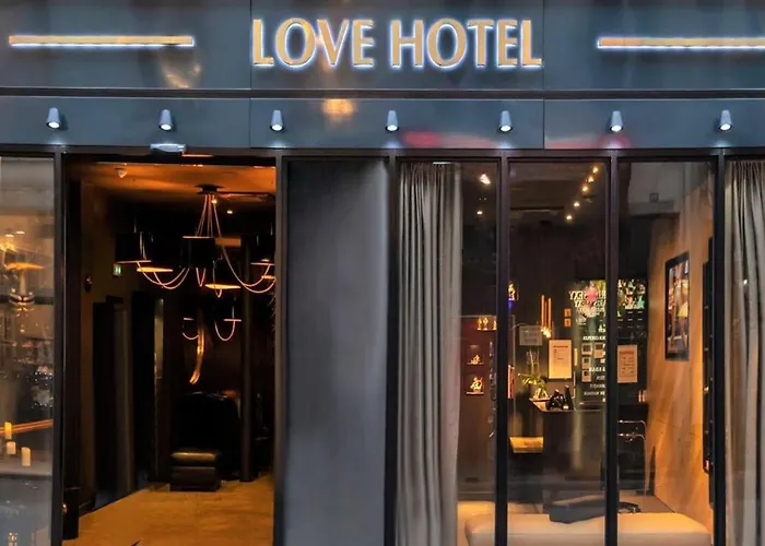 Love Hotel Avec Nuit Insolite Au Dandy Et Jacuzzi Privatise (Adults Only) Paryż