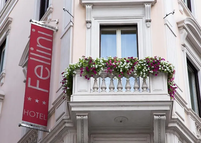 Hotel Fellini A Fontana Di Trevi Rzym
