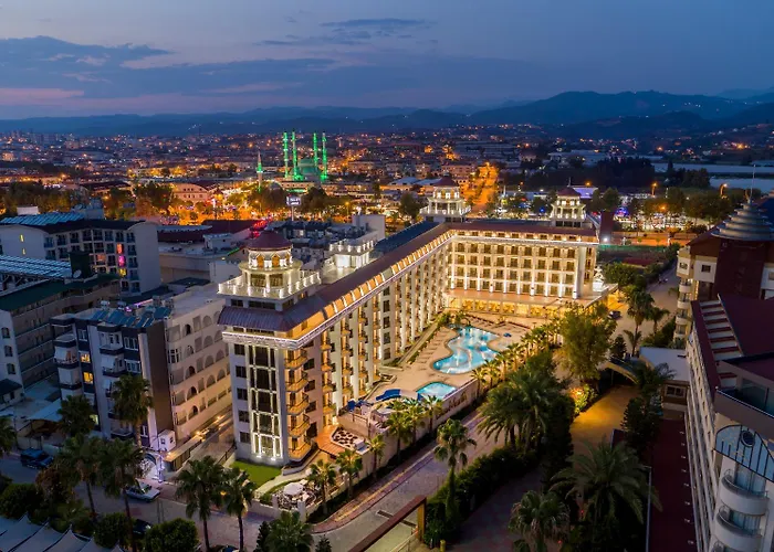 Blue Marlin Deluxe Spa & Resort Konaklı