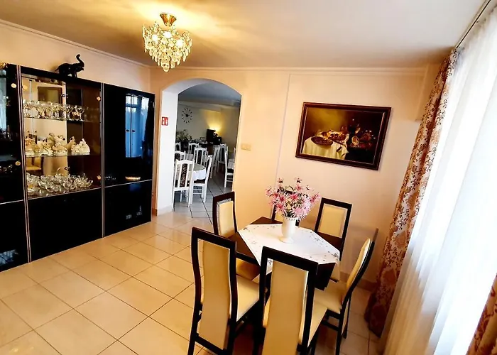 BTHouse, Pokoje Gościnne Warszawa