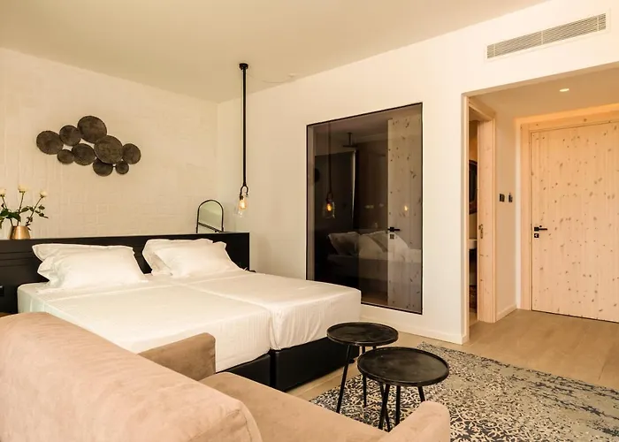Abacus Suites Ajia Napa