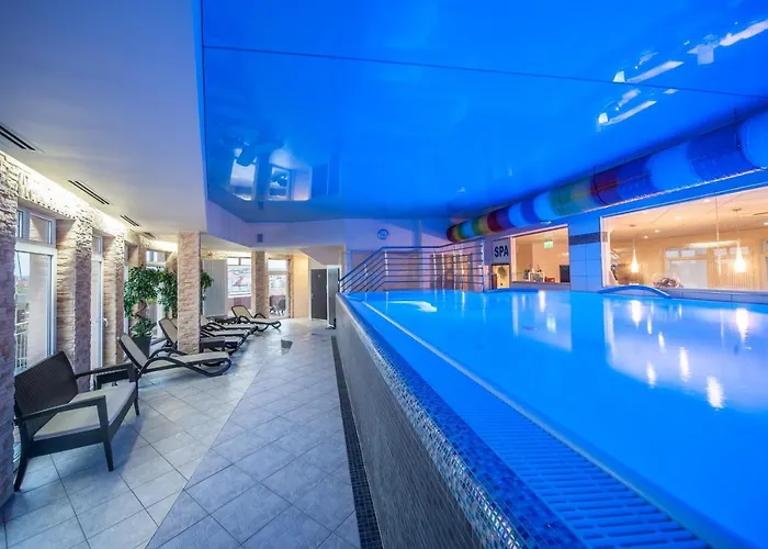 Skyhotelgwarna Legnica