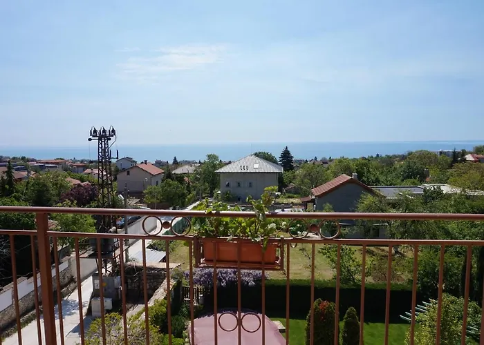 Margarita Hotel Warna