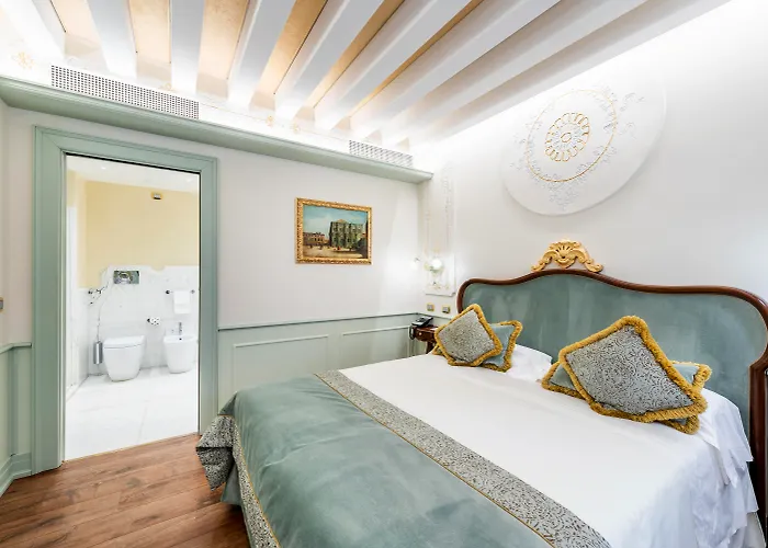 Monaco & Grand Canal Wenecja