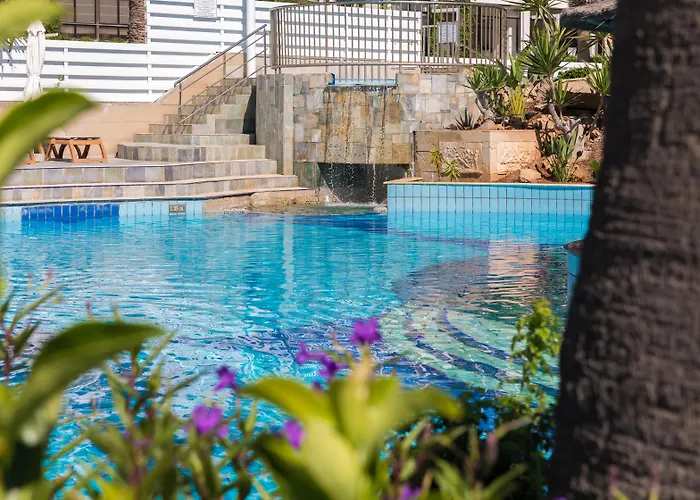 Golden Bay Beach Hotel Larnaca