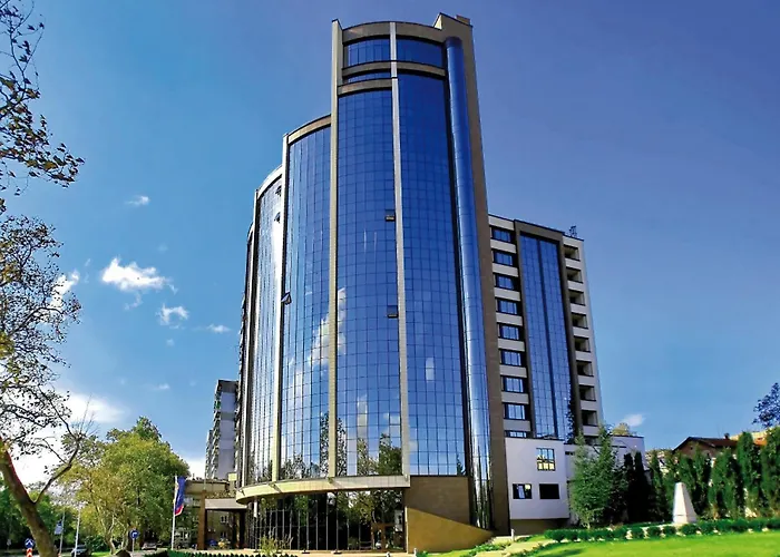 Rosslyn Dimyat Hotel Warna