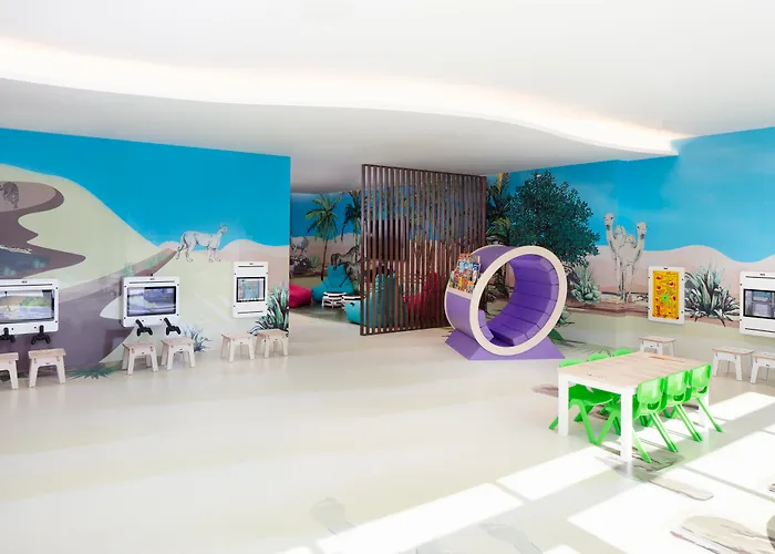 Centara Mirage Beach Resort Dubaj