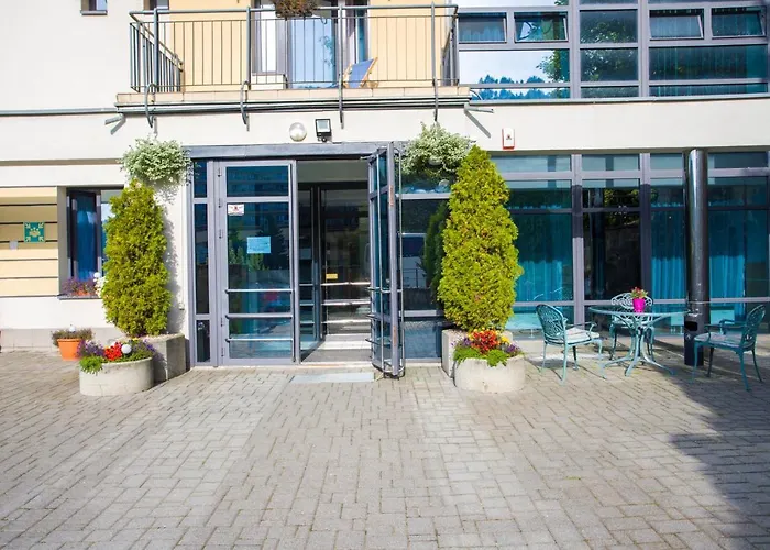 Farys - centrum Krynicy na wzgórzu wśród ciszy ze wspaniałymi tarasami widokowymi, sauna, jacuzii, siłowna, prywatny parking Krynica-Zdrój