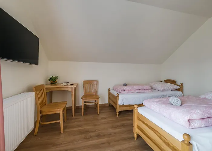 Willa Cichosza - wygodne i nowoczesne pokoje, 800m do centrum tuż przy szlakach pieszych i rowerowych oraz stokach narciarskich Szczawnica