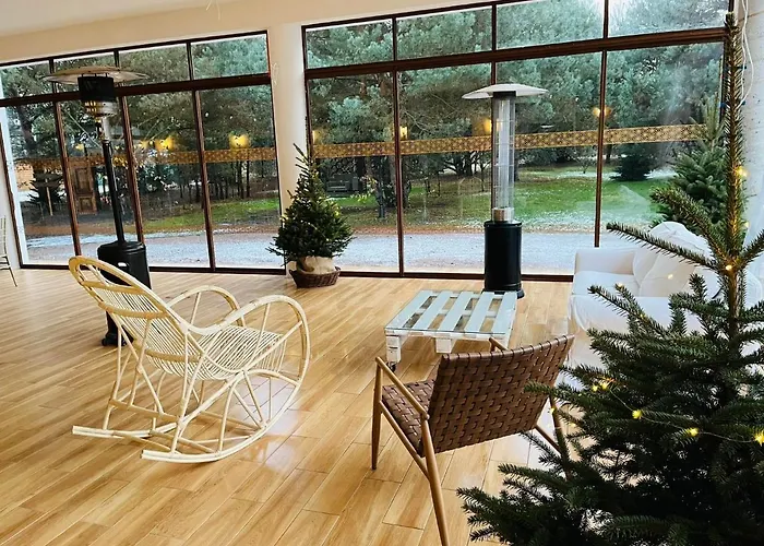 Miodowy Zakątek Całoroczne Domki i Pokoje przy Suntago, Deepspot, Pyszne Śniadania, Grill, Kino Letnie Mszczonów