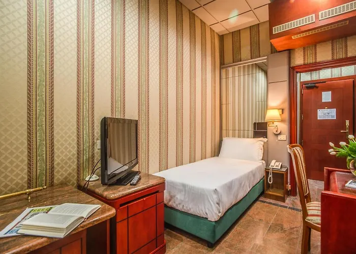 Castro Pretorio 64 Easy Rooms Rzym