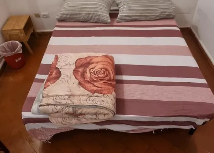 Cozy Bedroom Piza