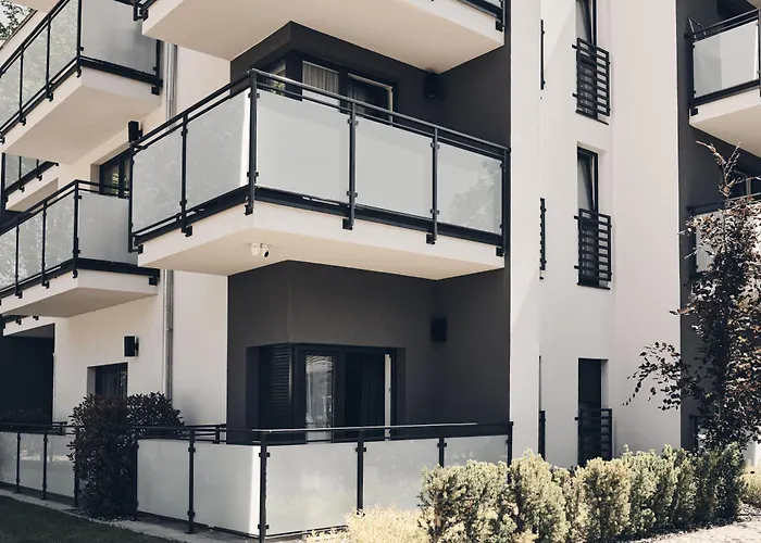 Holiday Siesta Pensjonat, Domki Rewal