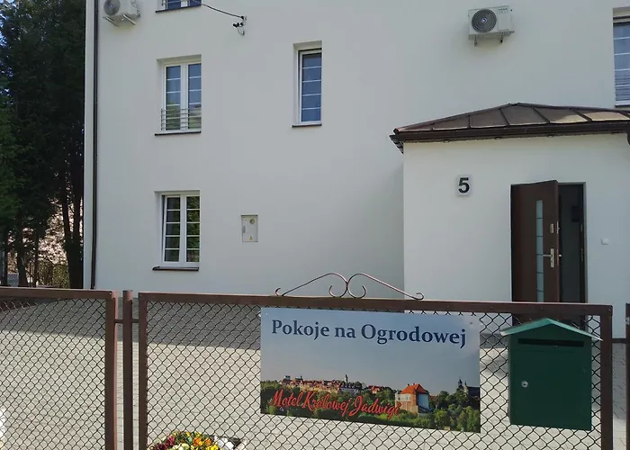 Motel Królowej Jadwigi Alicja Szymańska-Pokoje na Ogrodowej Sandomierz