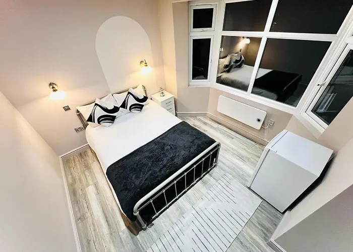 London Crescent House Top Location Ensuites Rooms Great Value