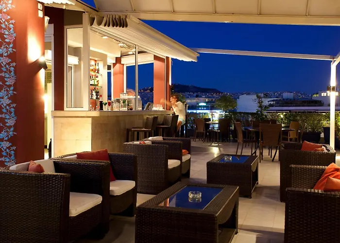 Crystal City Hotel Ateny