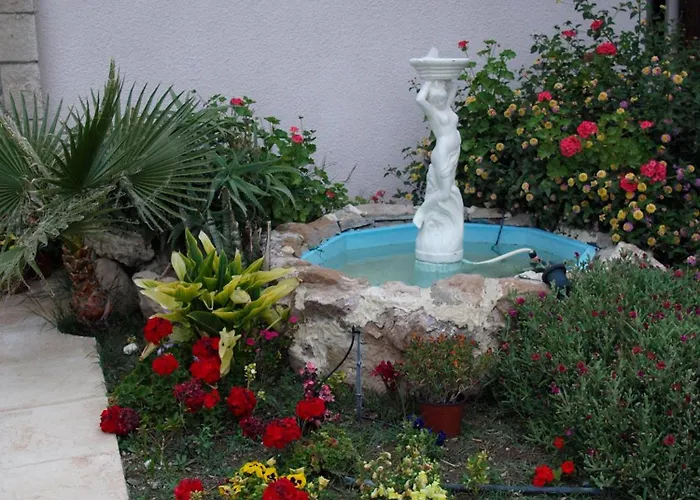 Hilltop Gardens Hotel Apartments Pafos