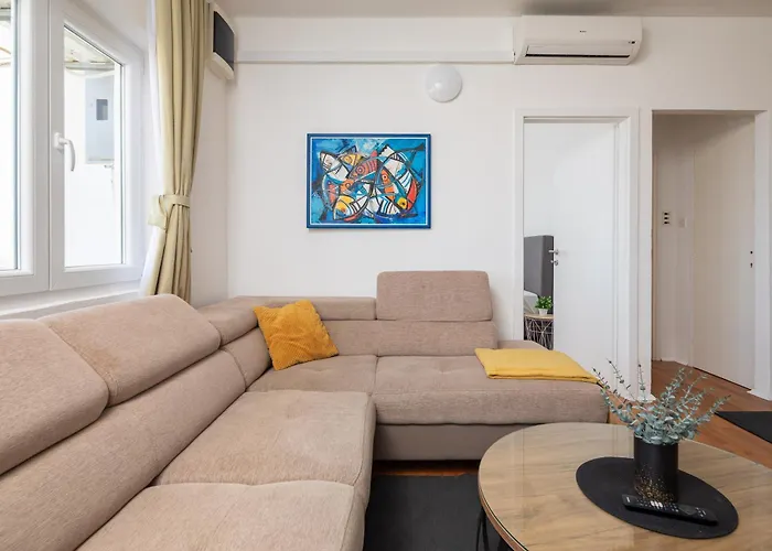 Family Beach Rooms Omiš