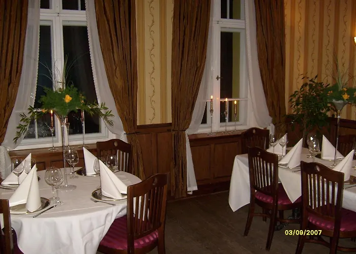 Pensjonat - Restauracja Żółty Domek Szczecinek