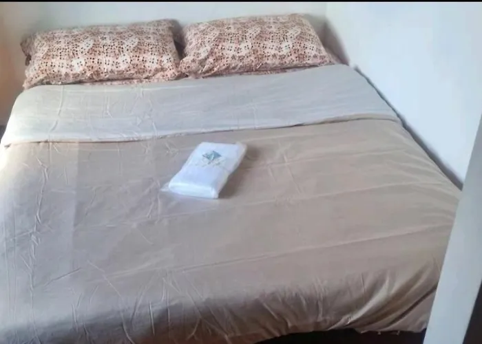 Cozy Bedroom Piza
