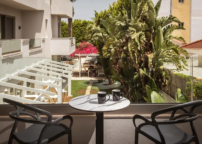 Drossia Palms Hotel And Nisos Beach Suites Mália