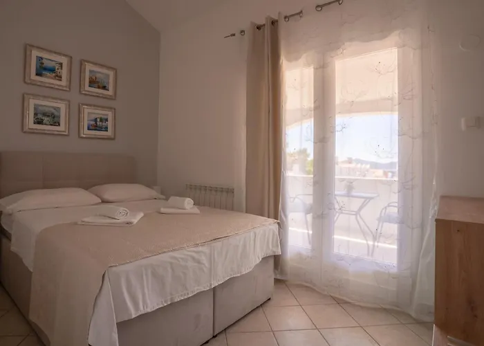 Apartments & Rooms Petra Zadar
