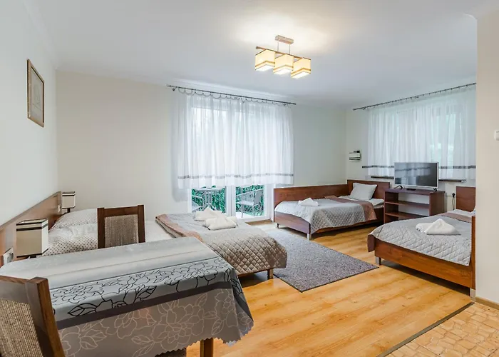 Ramzes Ustka -Pokoje Z Balkonami,Parking,Blisko Do Plazy