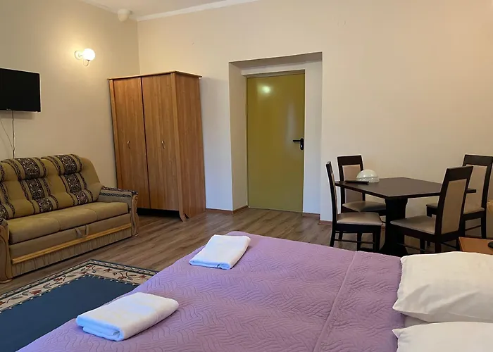 Apartamenty i Pokoje Henryk Krynica-Zdrój