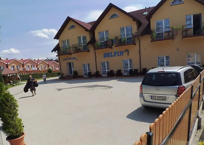 Delfin -przy plaży, widok na morze Rewal