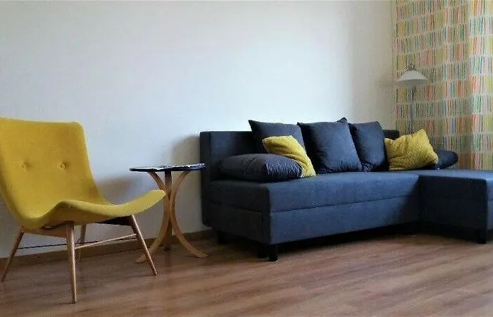 Room in Wieluńska Warszawa