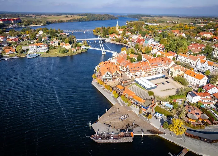 Avanti Resort Mikołajki , w centrum przy jeziorze i promenadzie, śniadanie , obiad lub obiadokolacja