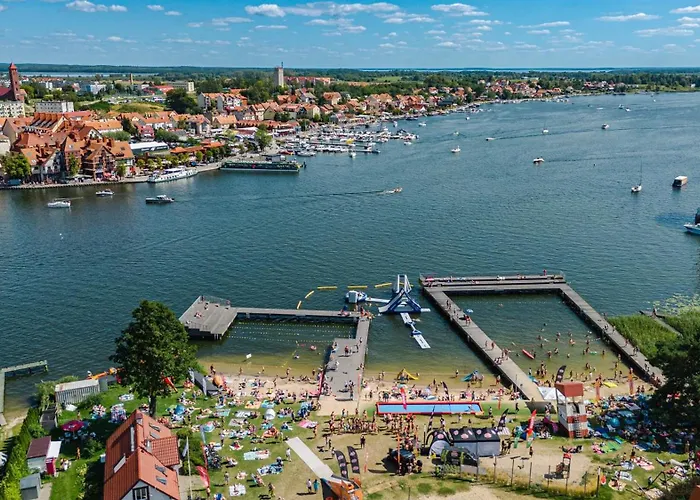 Avanti Resort Mikołajki , w centrum przy jeziorze i promenadzie, śniadanie , obiad lub obiadokolacja