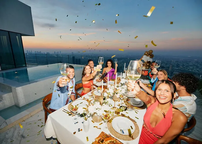 Five Jumeirah Village Dubaj