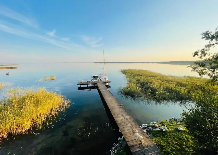 Folwark Łuknajno nad Jeziorem Śniardwy Mikołajki