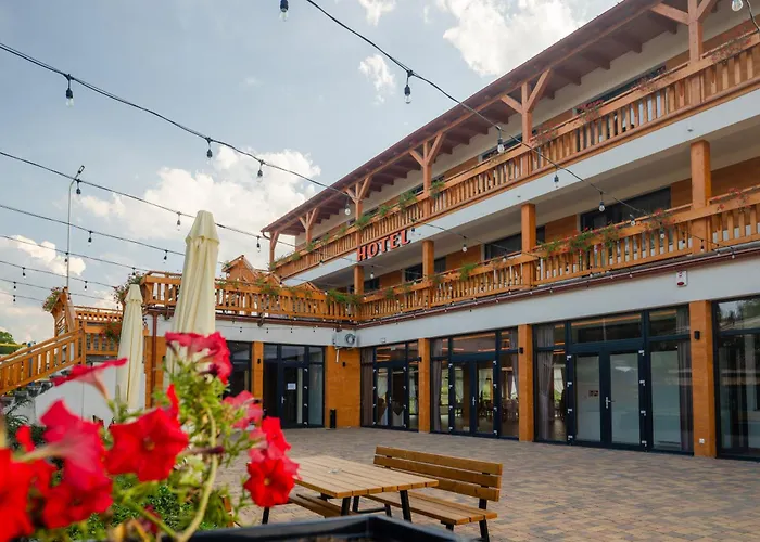 Mazurkowa - z widokiem na Karkonosze i Śnieżkę, darmowy parking, obok restauracja Mazurkowa Chata Jelenia Góra