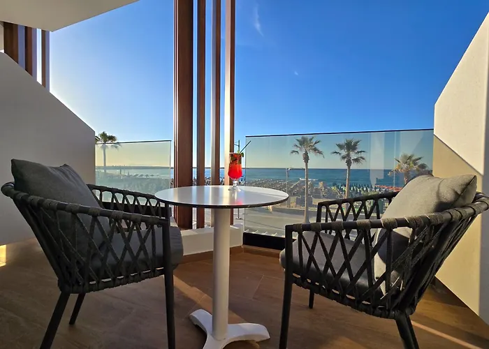 Theo Beach Hotel Apartments Retimno